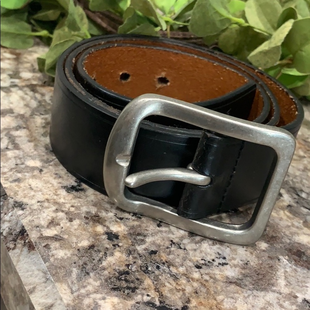 Men’s black leather belt